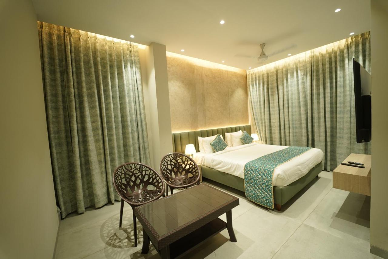 Hotel Laksh Raipur  Exterior photo