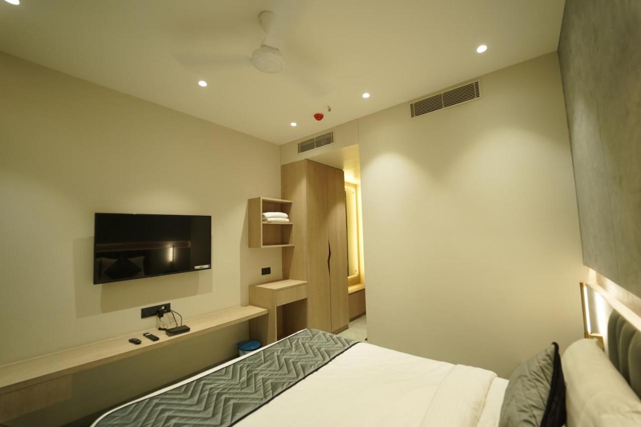 Hotel Laksh Raipur  Exterior photo