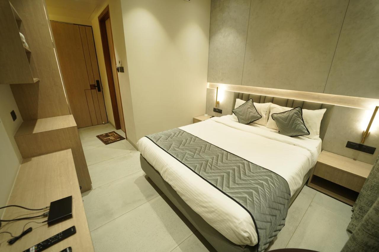 Hotel Laksh Raipur  Exterior photo