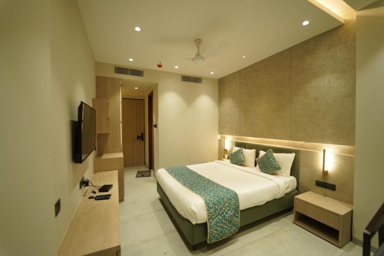 Hotel Laksh Raipur  Exterior photo